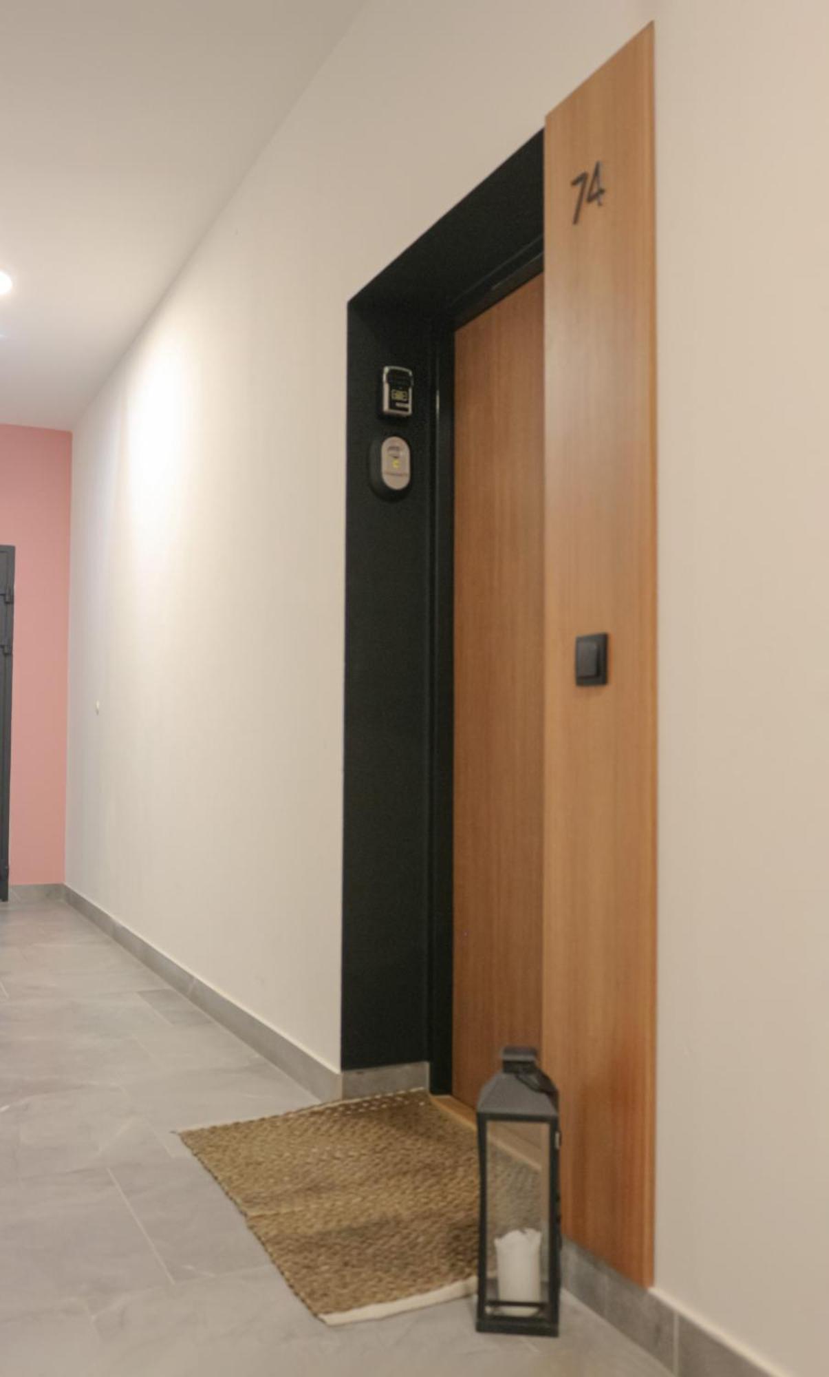 Relax&Comfort New Waw 50 Sqm With Terrace, Garden, Free Parking And Ac Varsóvia Exterior foto