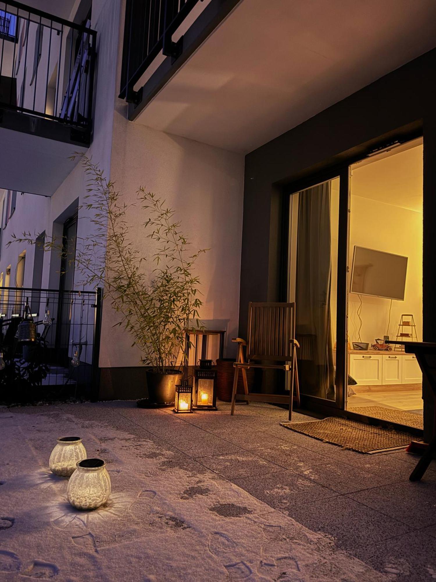 Relax&Comfort New Waw 50 Sqm With Terrace, Garden, Free Parking And Ac Varsóvia Exterior foto