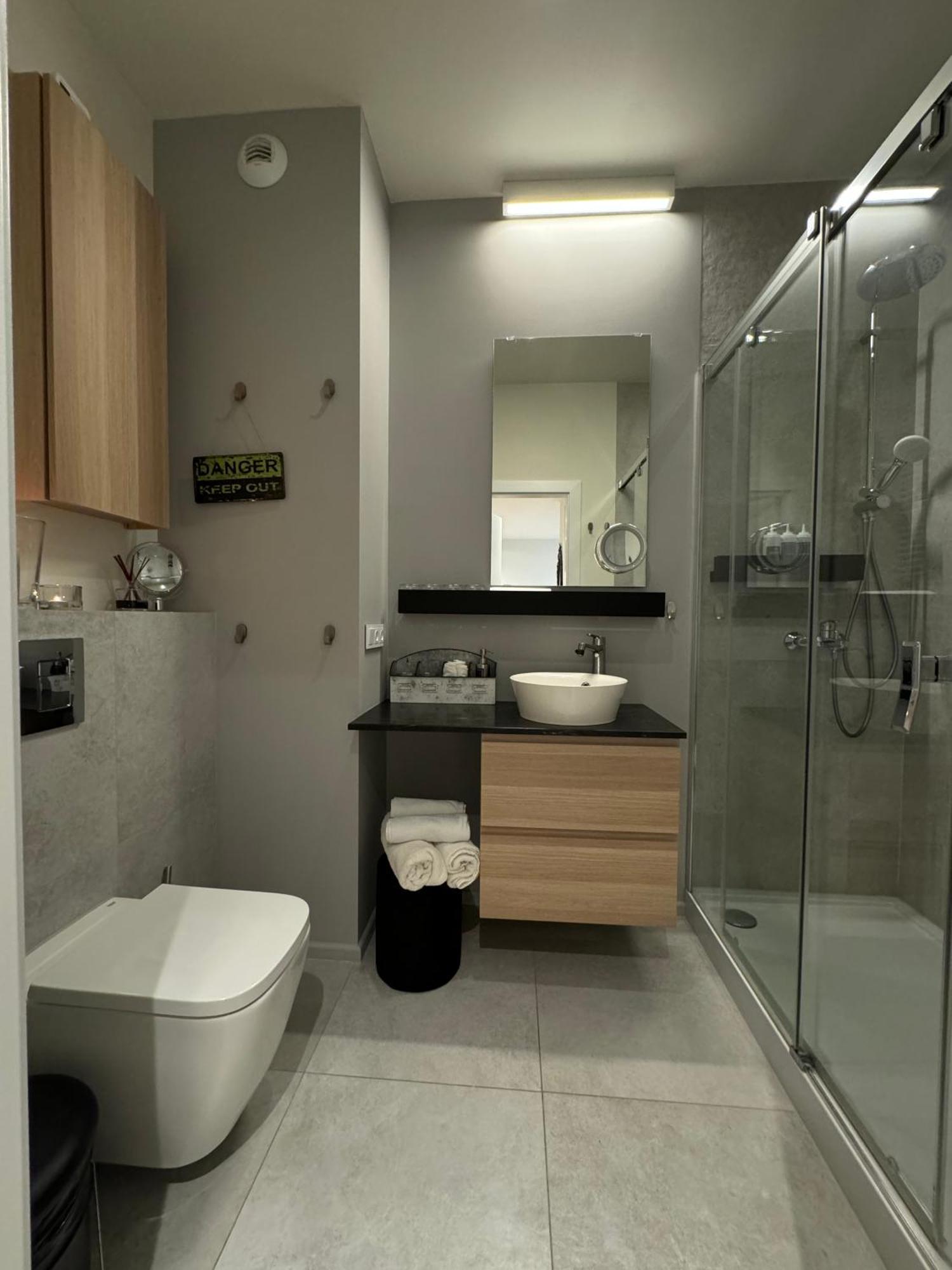 Relax&Comfort New Waw 50 Sqm With Terrace, Garden, Free Parking And Ac Varsóvia Exterior foto